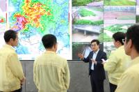 [NSP PHOTO]김동연, 재난안전대책본부 찾아 호우 대처상황 확인