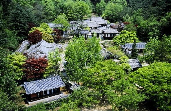 NSP통신-예안향교 제63대 이필상 전교 취임식 개최, 전통 계승과 세대 간 소통, 지역발전에 헌신 (사진 = 안동시)