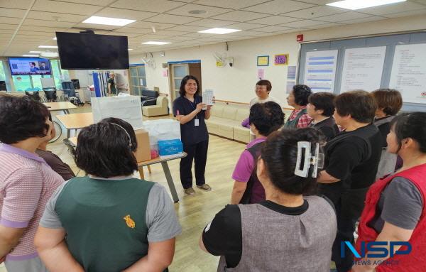 NSP통신-영양군보건소는 지난 11일과 12일 2일간 군립전문요양원 등 지역 내 노인 및 장애인 대상 복지시설 7개소를 방문하여 구강건강 증진을 위한 찾아가는 구강보건교육을 실시했다. (사진 = 영양군)