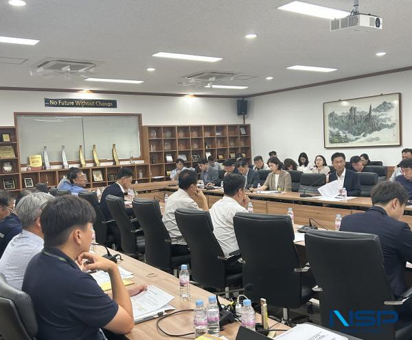 NSP통신-대구경북경제자유구역청은 13일 영천 한중엔시에스 대회의실에서 영천 대달산업 폭발사고 피해기업 지원을 위한 유관기관 2차 대책회의를 개최했다. (사진 = 대구경북경제자유구역청)