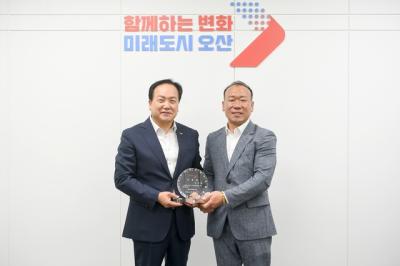 [NSP PHOTO]오산시 정은철 오산 리더스 강원 회장 1일 명예시장 위촉