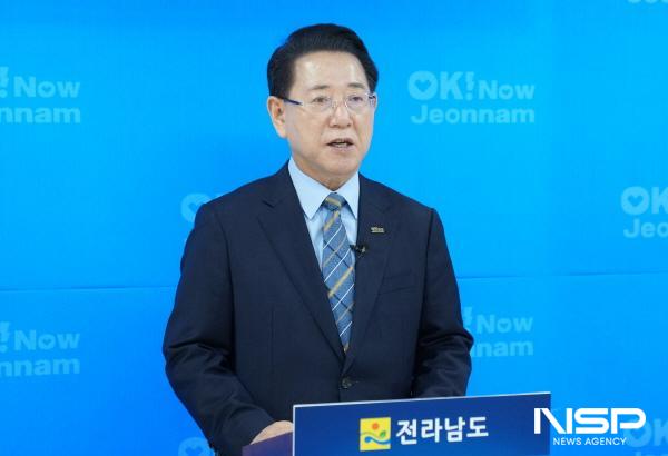 NSP통신-김영록 전라남도지사가 13일 전남도 중앙협력본부 서울사무소에서 전남 핵심현안 국정과제 반영과 관련해 브리핑을 하고 있다. (사진 = 전남도)