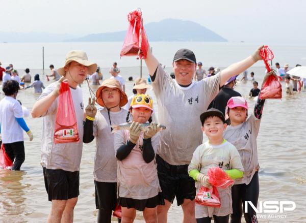 NSP통신-지난 2024년 전어축제-전어 잡기 체험 (사진 = 보성군)