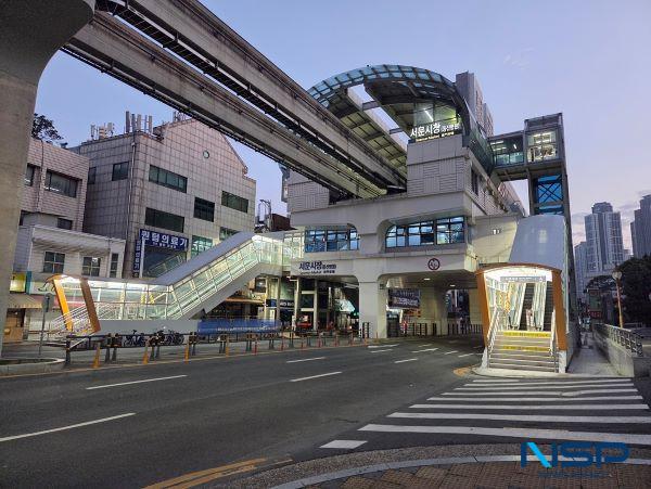 NSP통신-서문시장역 출입구 상하행 에스컬레이터 설치 모습. (사진 = 대구교통공사)