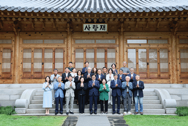 NSP통신-무장독립투쟁 선양단체 초청 오찬 간담회 기념사진 (사진 = 국회의장 공보 수석실)