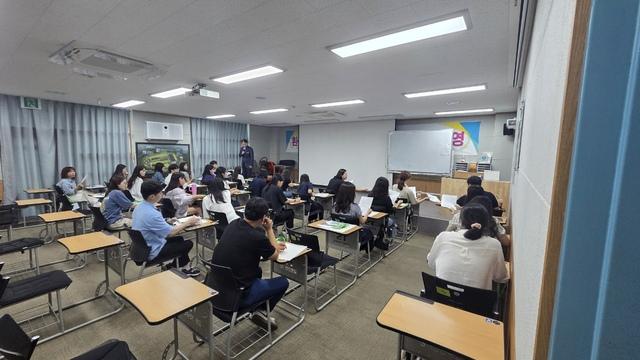 NSP통신-14일 화성시 공직자를 대상으로 교통안전교육이 진행되고 있다. (사진 = 화성시)