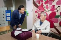 [NSP PHOTO]이재준 수원시장, 제80주년 광복절 오성규 애국지사 위문