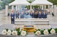 [NSP PHOTO]경기도의회 국민의힘, 광복 80주년 기념 현충탑 참배