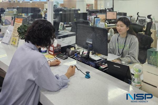 NSP통신-대구과학대학교 측지정보과 졸업생 곽주연(35)씨의 대구광역시 북구청 근무 모습 (사진 = 대구과학대학교)