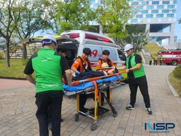 NSP통신-포항시 북구청은 19일 청사에서 포항 북부소방서, 포항시설관리공단과 합동으로 을지연습 실제훈련과 병행해 소방훈련을 실시했다. (사진 = 포항시 북구청)