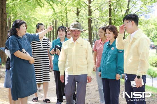 NSP통신-중동근린공원 무장애도시숲 조성사업 현장 방문 (사진 = 광양시청)