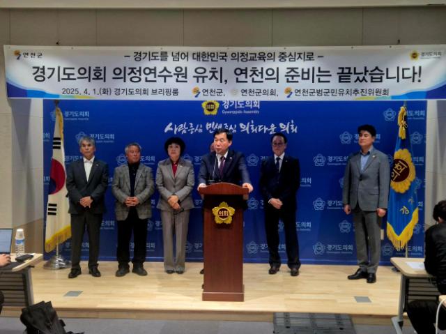 NSP통신-윤종영 경기도의회 농정해양위원회 부위원장이 도의회 의정연수원 건립 추진 관련해 개원 목표를 위한 의지를 밝히고 있다. (사진 = 경기도의회)