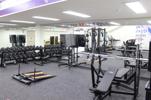 NSP통신-성남시 분당구 야탑동 탄천종합운동장 주경기장 지하 1층에 설치한 장애인 전용 체력 단련장. (사진 = 성남시)
