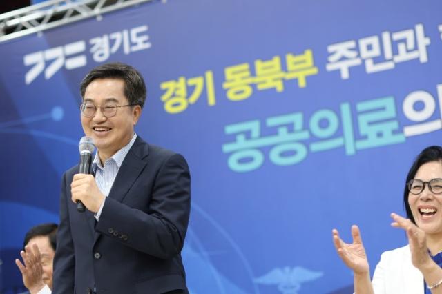 NSP통신-27일 남양주 호평평내행정복지센터에서 열린 동북부 공공의료원(남양주) 설립 현장 설명회에서 김동연 경기도지사가 인사말을 하고있다. (사진 = 경기도)