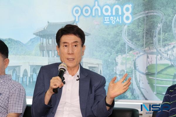 NSP통신-이강덕 포항시장은 27일 시청 브리핑룸에서 기자간담회를 가졌다. (사진 = 포항시)