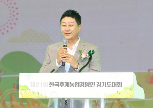 NSP통신-김진경 의장이 28일 평택시 농업생태원에서 열린 제21회 한국후계농업경영인 경기도대회 개회식에 참석해 농업경영인들을 격려하고 있다. (사진 = 경기도의회)