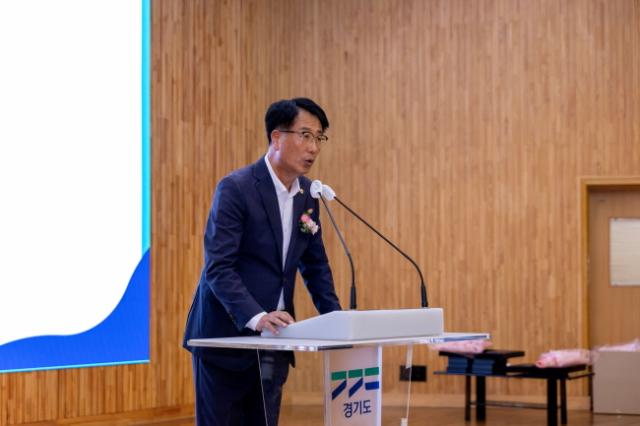 NSP통신-김재균 경기도의원이 3일 경기도농업기술원에서 열린 2025 경기도 숙련기술자의 날 행사에서 축사를 하고 있다. (사진 = 경기도의회)