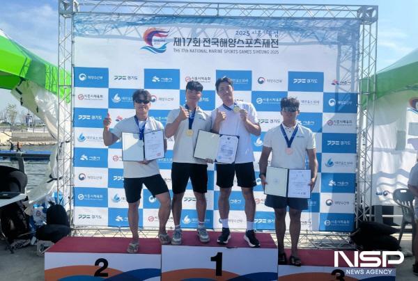 NSP통신-여수시청 직장운동경기부 요트팀이 제17회 전국해양스포츠제전에 출전해 전 종목에서 메달을 획득하는 쾌거를 이뤘다(왼쪽부터 강형중·이석현·김종승·성시유 선수). (사진 = 여수시)