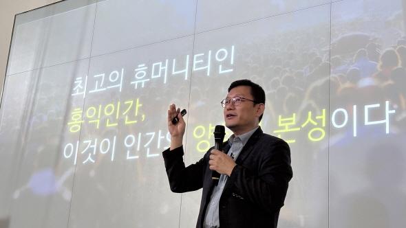 NSP통신-향후 강연은 9월 27일, 10월 25일, 11월 29일에 각각 열리며, 매회 선착순 60명까지 참여할 수 있다. (사진 = 안동시)