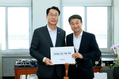 [NSP PHOTO]정명근 화성시장 한병도 국회 예결위원장 만나 국비 사업 건의