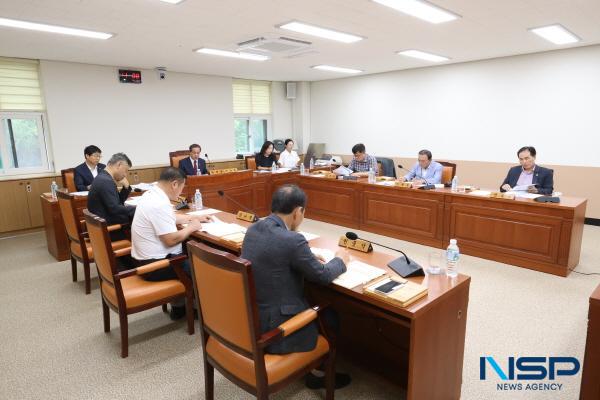 NSP통신-경산시의회 예산결산특별위원회는 8일 2025년 제2회 추가경정예산안을 심사했다. (사진 = 경산시의회)