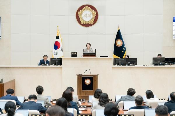 NSP통신-10일 용인특례시의회 본회의장에서 열린 제295회 임시회 제2차 본회의 모습. (사진 = 용인특례시의회)