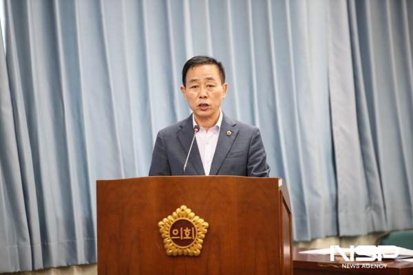 NSP통신-전라남도의회 서대현 의원이 전라남도교육청 물의 재이용 촉진 및 교육에 관한 조례안에 대해 설명하고 있다. (사진 = 전남도의회)