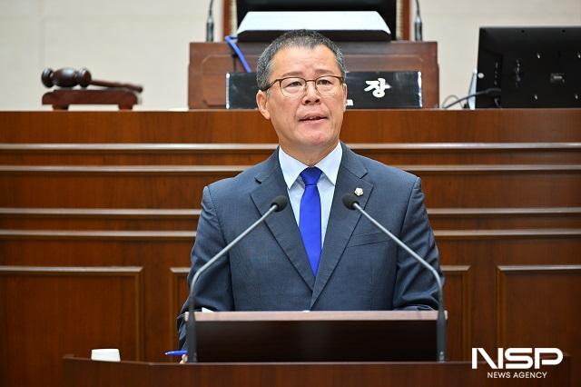 NSP통신-이주갑 완주군의원이 10일 제295회 임시회 2차 본회의 5분 자유발언을 통해 소상공인 상생방안 마련을 촉구하고 있다. (사진 = 완주군의회)