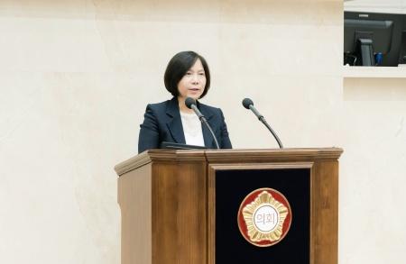 NSP통신-10일 제295회 임시회 제2차 본회의에서 신현녀 용인시의원이 5분 자유발언을 하고 있다. (사진 = 용인특례시의회)