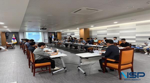 NSP통신-경상북도는 지난 8일 22개 시군과 한국도로교통공단 등 50여 명이 참석한 가운데 경상북도 위험도로 구조개선사업 중장기계획(2025~2034년) 수립 용역 최종 보고회를 가졌다. (사진 = 경상북도)