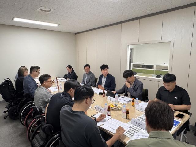 NSP통신-11일 이영주 경기도의원이 양주상담소에서 장애인 이동권 확대를 위한 정담회를 개최했다. (사진 = 경기도의회)
