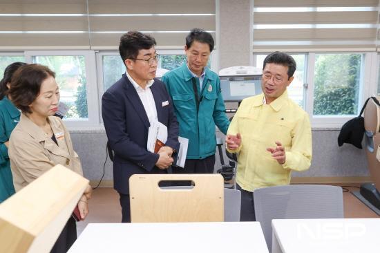 NSP통신-백학동 기억샘터 운영상황 점검 현장 방문 (사진 = 광양시청)