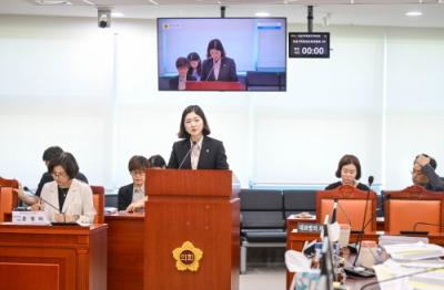[NSP PHOTO]장윤정 경기도의원의 건강가정 기본 조례안 상임위 통과