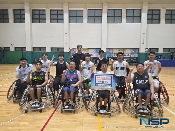 NSP통신-대구광역시장애인체육회와 제12기 지원단은 제45회 전국장애인체육대회에 출전하는 대구선수단을 격려하고자 1200만원 상당의 후원물품을 전달했다. (사진 = 대구광역시장애인체육회)