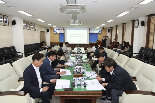NSP통신-연구 과정에서 청소년 상담·복지 전문가, 교육 현장 관계자, 학교전담경찰(SPO) 등과의 인터뷰와 설문조사를 통해 현장의 목소리를 충실히 반영했다 (사진 = 안동시의회)