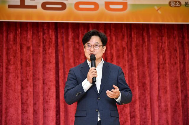 NSP통신-김병수 김포시장이 3분기 소통공감 행사에서 인사말을 하고 있는 모습. (사진 = 김포시)