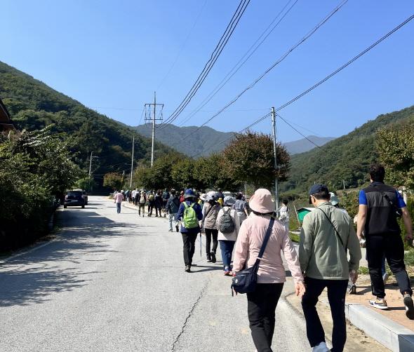 NSP통신-흙길 따라 물길 따라, 죽계구곡에서 만나는 라디엔티어링 오는 20일 오전 11시 개최, 배점주차장을 출발해 초암탐방지원센터까지 약 4km 코스로 운영. (사진 = 영주시)