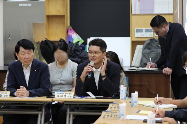 NSP통신-이재영 의원이 15일 부천 상동시장 고객지원센터에서 열린 2025년 찾아가는 민생소통 정담회에 참석해 발언하고 있다. (사진 = 경기도의회)