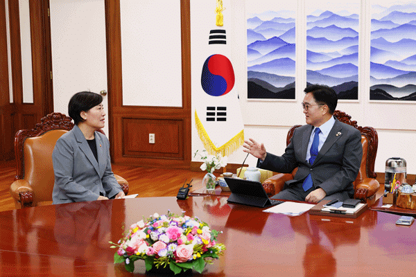 NSP통신-송미령 농림축산식품부 장관(좌)과 우원식 국회의장(우) (사진 = 국회의장 공보 수석실)