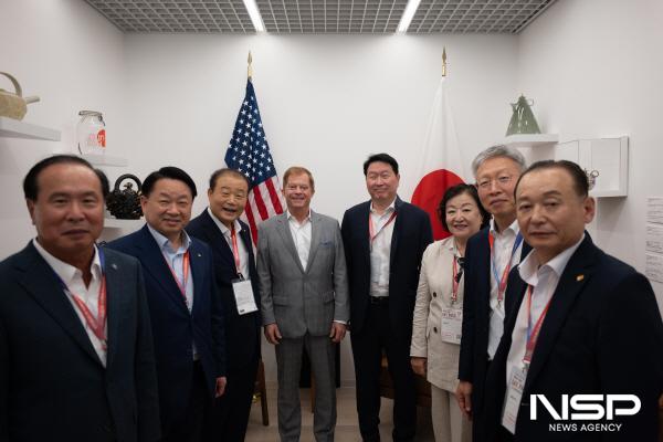 NSP통신-(좌)서산상의 유상만 회장, 여수상의 한문선 회장, 부산상의 양재생 회장, 미국 윌리엄 그레이슨 대사(미국관 관장), 대한상의 최태원 회장, 대구상의 박윤경 회장, 세종상의 김진동 회장, 충주상의 박광석 회장(우) (사진 = 여수상의)