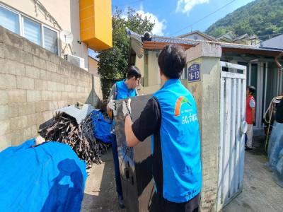 [NSP PHOTO]한국농어촌공사 경산청도지사 농촌 집 고쳐주기 사회공헌활동 실시