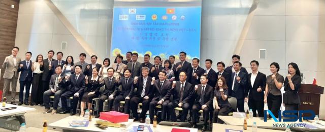NSP통신-고양시 킨텍스에서 열린 지방 협력, 투자 진흥 및 베트남-한국 무역 연계 2025 포럼 후 참석자들이 기념촬영 하는 모습. (사진 = 서국현 기자)