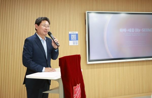 NSP통신-이상일 용인특례시장은 19일 원삼면 이음센터에 새롭게 조성된 문화공간 플랫폼 Hy-SEUM 개소식에 참석해 인사말 했다. (사진 = 용인특례시)