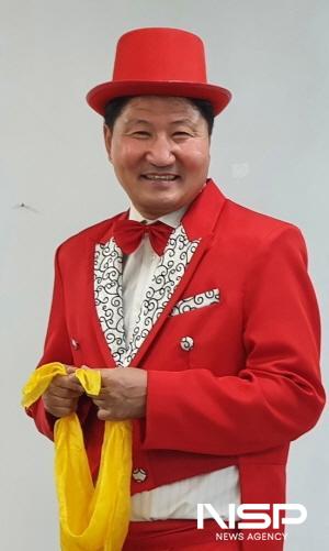NSP통신-이병채 대한민국병채로통채로공연단 회장 (사진 = 대한민국병채로통채로공연단)