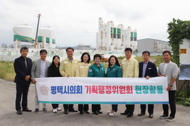 NSP통신-3일차인 18일 제1·2첨단복합산업단지를 방문한 평택시의회 기획행정위원회. (사진 = 평택시의회)