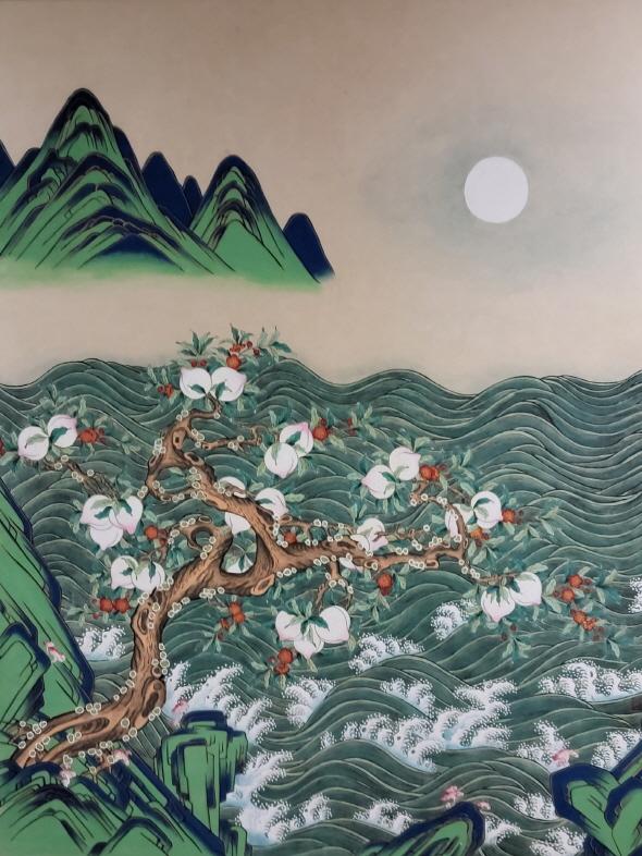 NSP통신-황혜숙 민화 작가를 비롯해 안동시 평생학습원과 경북대학교 평생교육원 회원들이 참여해 전통 민화의 정수를 선보인다. (사진 = 안동시)