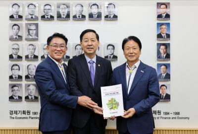[NSP PHOTO]성주군 구윤철 경제부총리 만나 주요 현안사업 건의