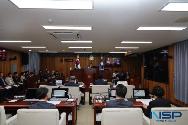 NSP통신-울진군의회는 지난 22일 11일간의 제286회 임시회 일정을 마무리하며 2025년도 제2회 추가경정예산안, 각종 조례안 등 16건의 안건을 의결했다. (사진 = 울진군의회)