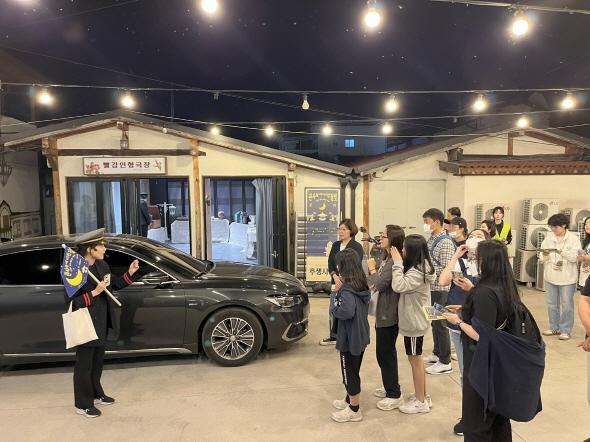 NSP통신-추석연휴 영주 원도심 달빛 아래 펼쳐지는 특별한 야행, 관사골에 비친 달빛, 2025 영주 원도심 야행 10월 4~5일 개최 (사진 = 영주시)