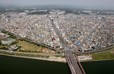 [NSP PHOTO]2026 포항시장 선거 초반 판세 박승호 독주 기세박용선 약진 김병욱 정체